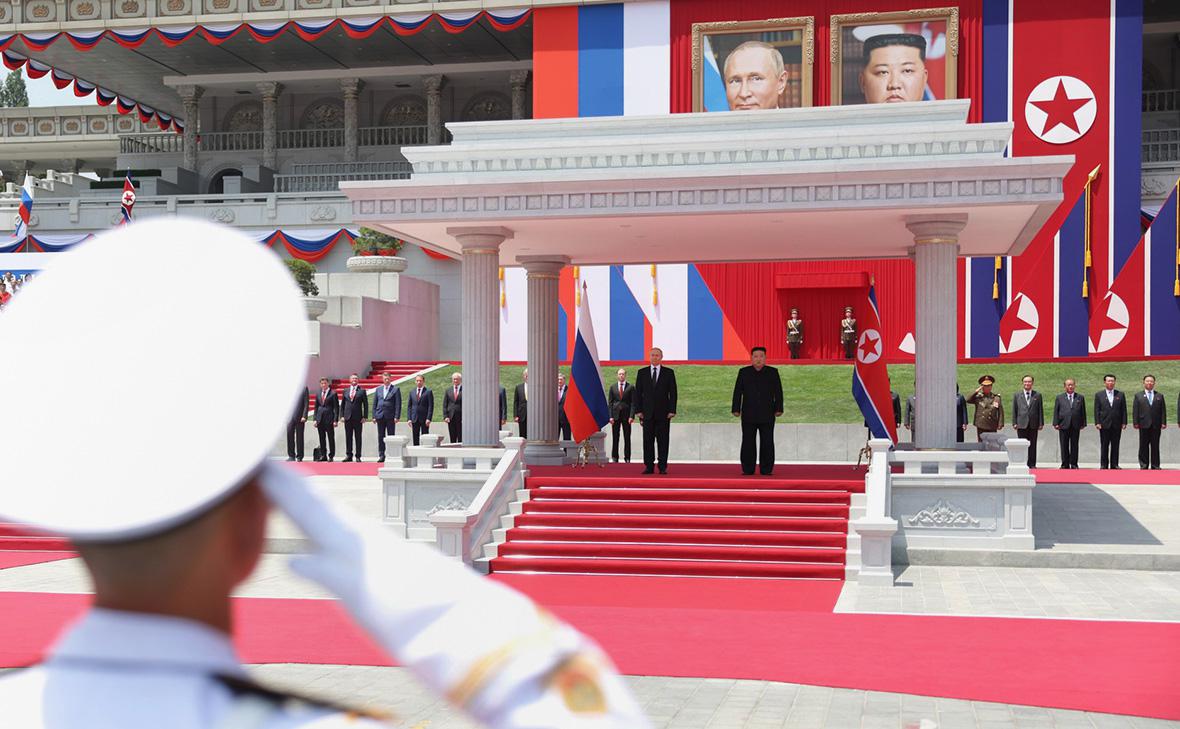 Владимир&nbsp;Путин и Ким Чен Ын&nbsp;на церемонии&nbsp;официальной встречи в&nbsp;Пхеньяне, КНДР

