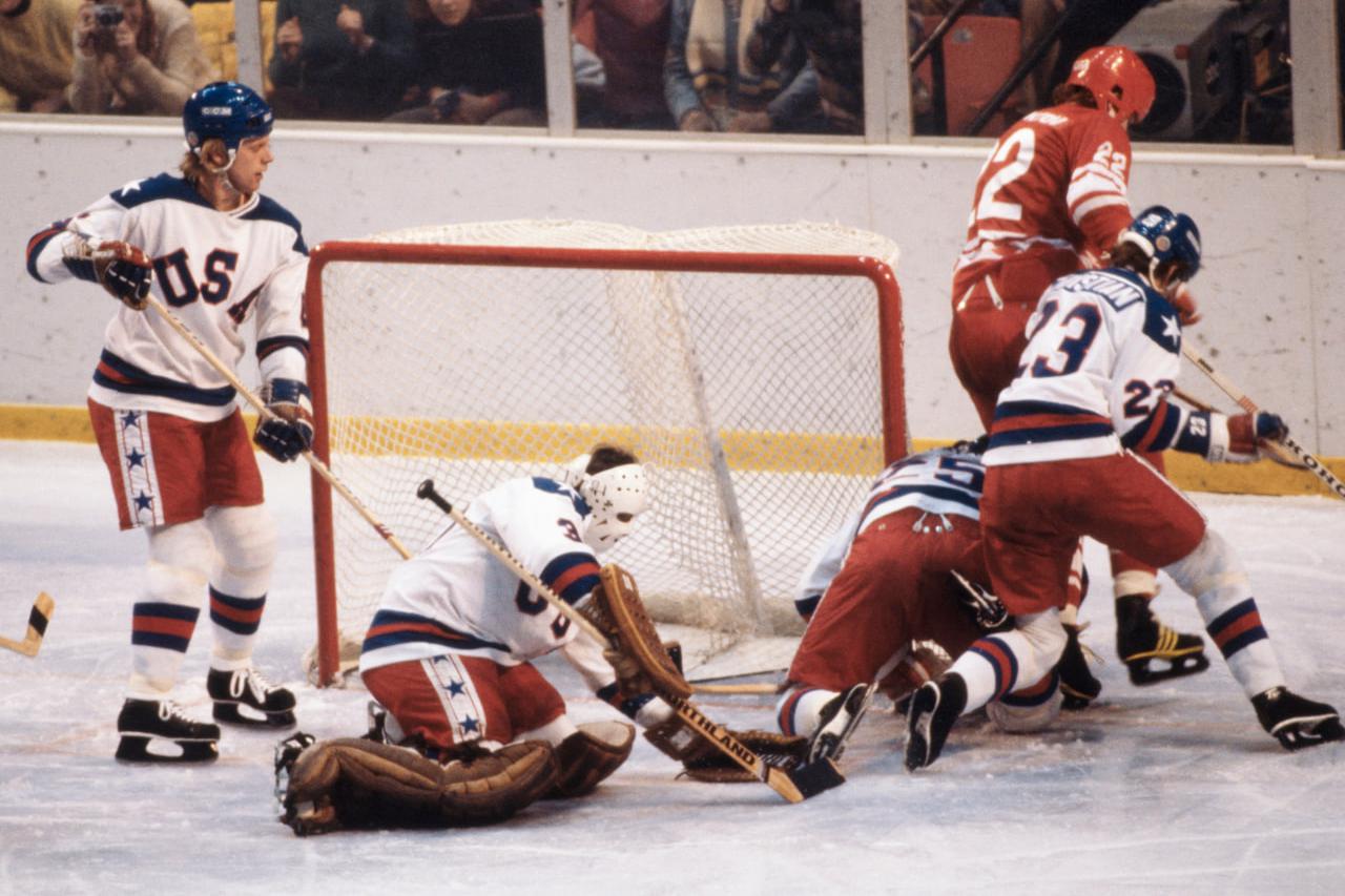 Олимпиада 1980 года в Лейк-Плэсиде хоккейная сборная США играет против СССР