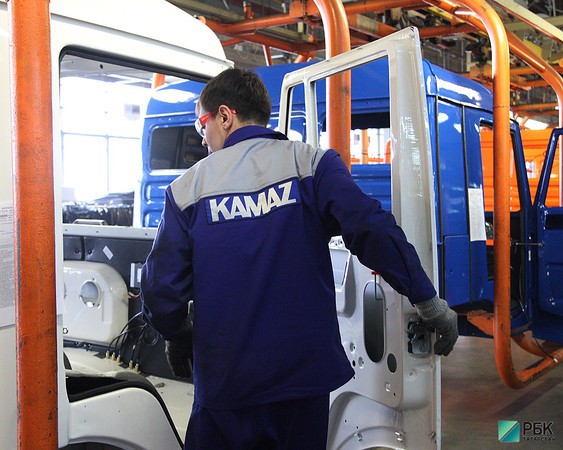 «КАМАЗ» готов принять на работу сокращаемых инженеров «АвтоВАЗа»