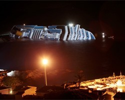 Возвращение петербуржцев, находившихся на борту лайнера Costa Concordia, задерживается