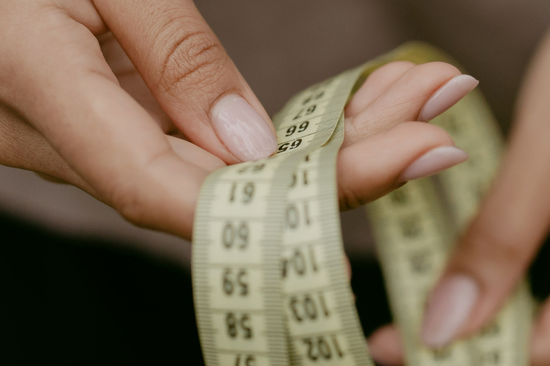 Равномерность потери веса часто зависит от фигуры. Например, у людей типа &laquo;яблоко&raquo;, в первую очередь, худеют ноги, у&nbsp;типа А-силует или &laquo;груша&raquo; медленнее уходит жир на бедрах. У &laquo;прямоугольников&raquo; жир уходит равномерно, говорит эксперт.