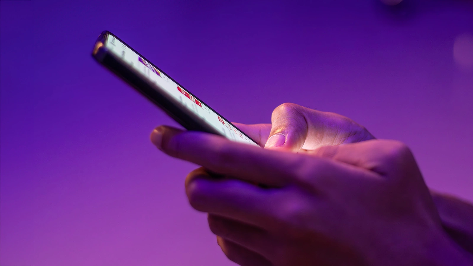 Соцсети захватила ностальгия по 2016 году. Чокеры, скинни и Pokemon Go