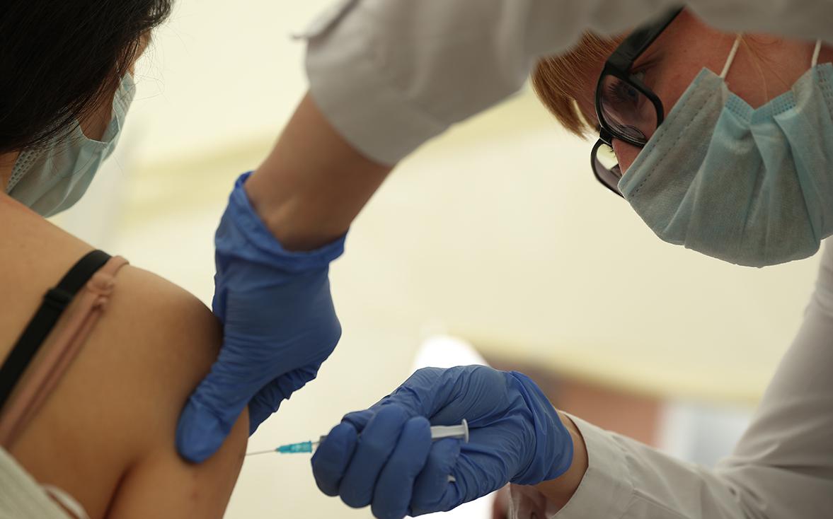 Власти обсудят отсрочку ввода обязательных прививок от четырех болезней