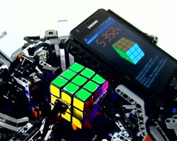 Робот побил рекорд человека по сборке кубика Рубика