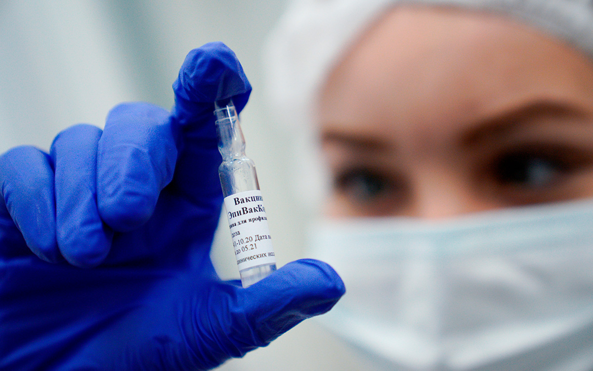 Вирусологи оценили эффективность «ЭпиВакКороны» против новых штаммов