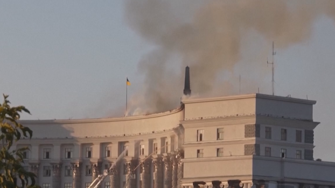 Пожар в здании правительства Украины. Видео