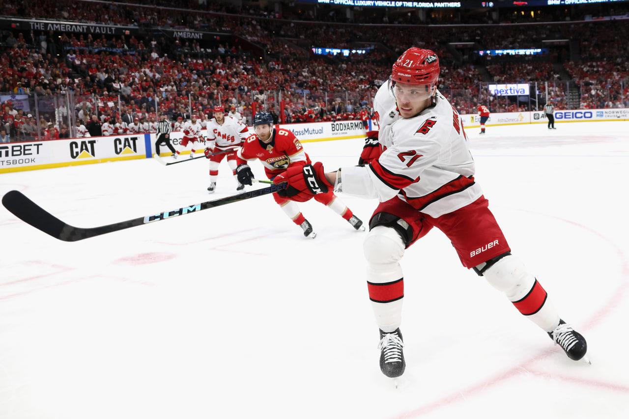 Российский хоккеист Александр Никишин