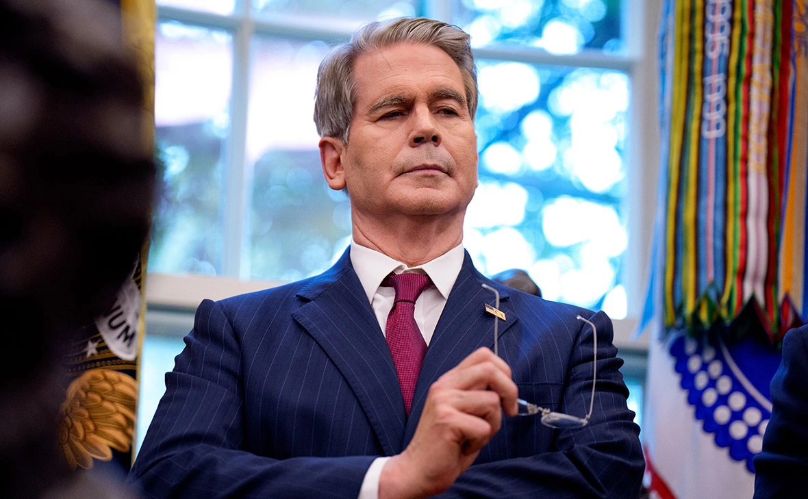 Andrew Harnik / Getty Images