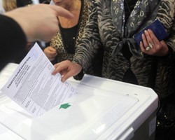 Через 4 года 90% избирательных участков Петербурга оснастят электронными урнами 