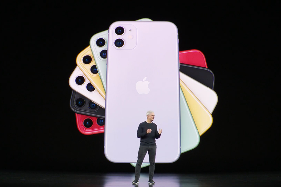 Основную ставку Apple делает на iPhone 11. Модель имеет дисплей 6,1 дюйма, оснащена двумя основными камерами и одной фронтальной. Смартфон представлен в белом, черном и красном цветах, а также в новых&nbsp;&mdash; зеленом, желтом и лавандовом