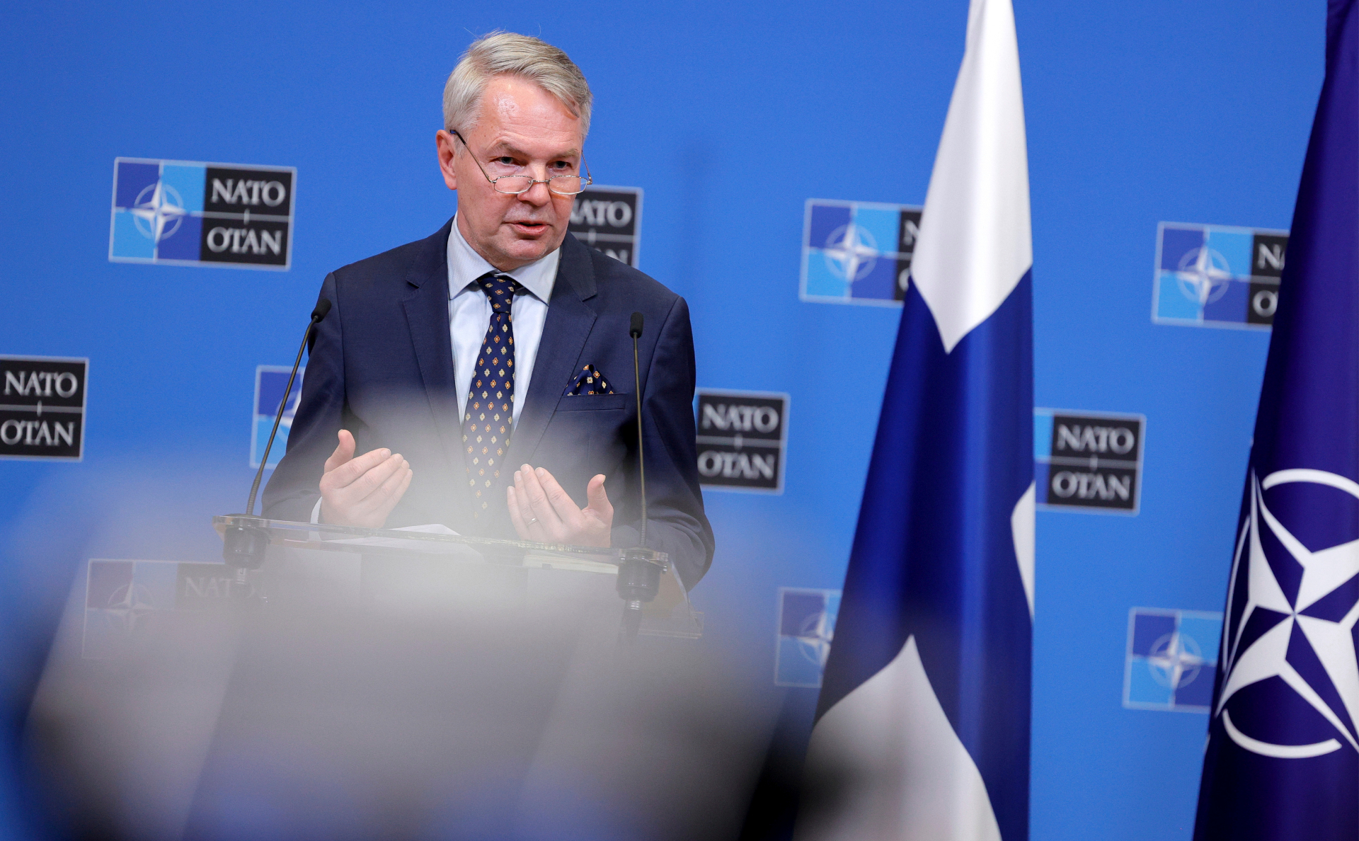 Reuters узнал о скорой подаче заявок Финляндии и Швеции в НАТО"/>













