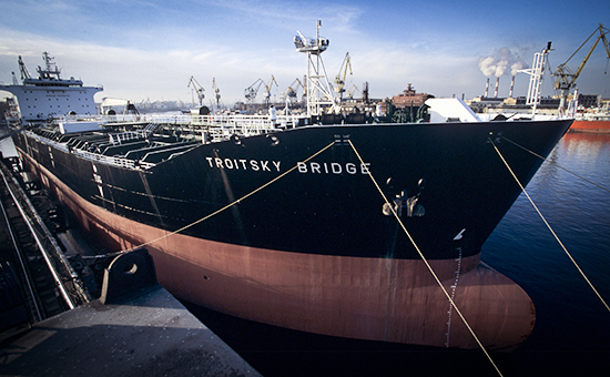 Нефтяной танкер «Троицкий мост» водоизмещением 47400 тонн. Продукция ФГУП «Адмиралтейские верфи» для ОАО «Совкомфлот».