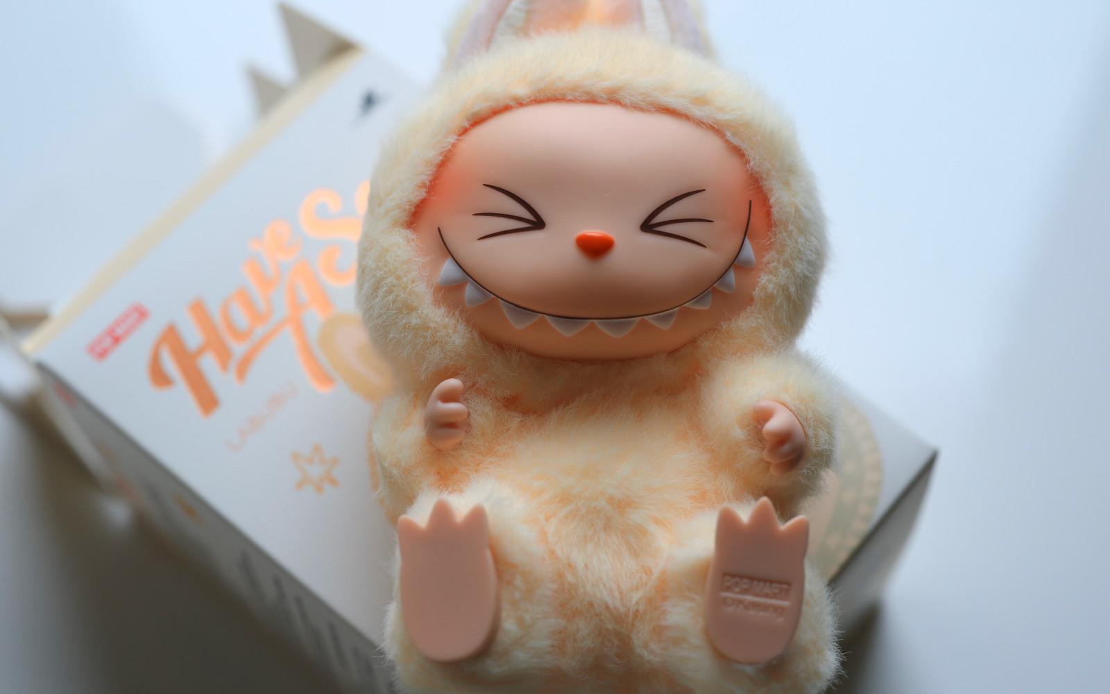 Акции производителя Labubu за три недели потеряли почти четверть стоимости