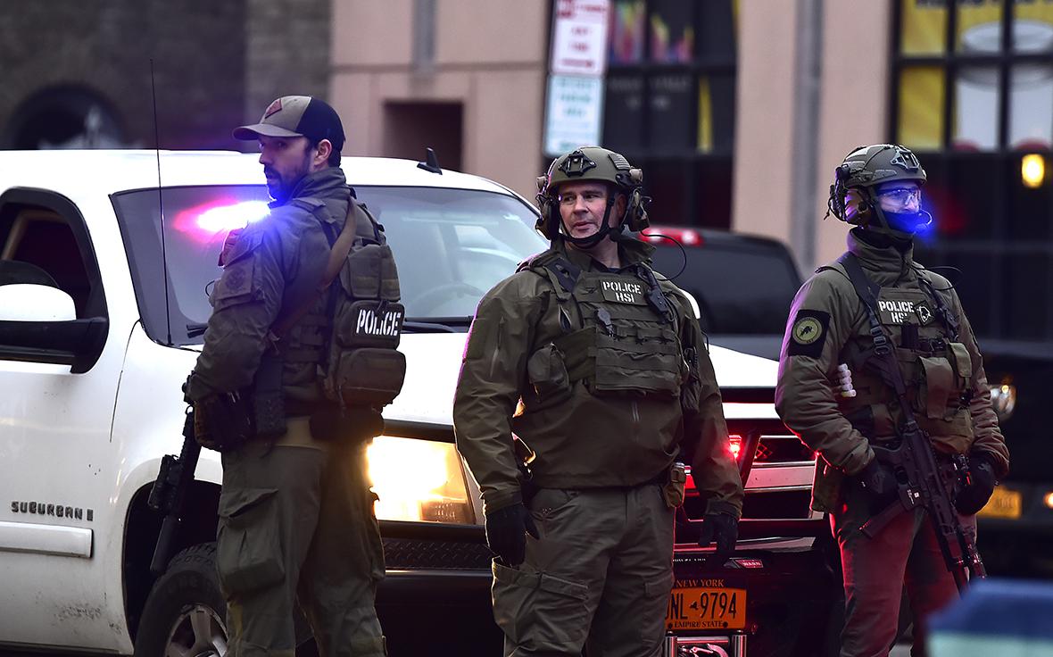 В результате стрельбы в школе в Канаде погибли 10 человек