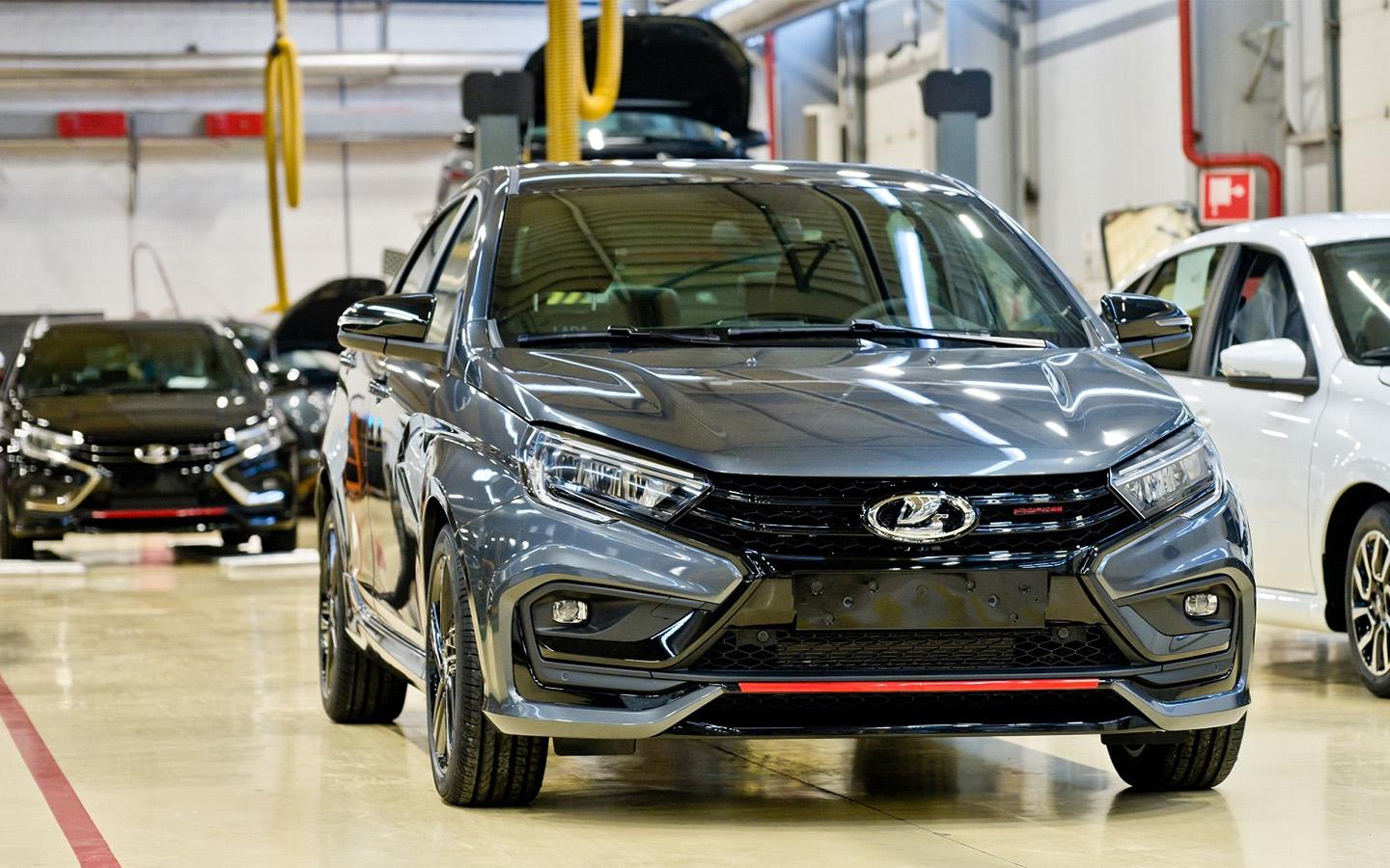«Имиджевая и нишевая». АвтоВАЗ рассказал о ценах на Lada Vesta Sport