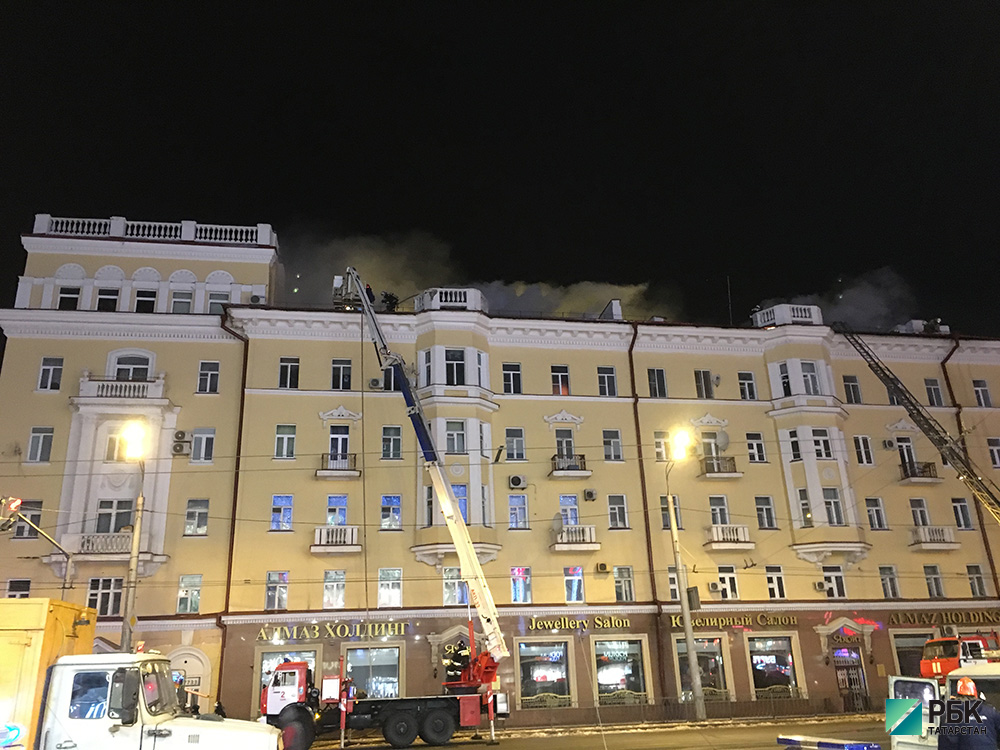 Площадь пожара в центре Казани превысила 600 кв. метров
