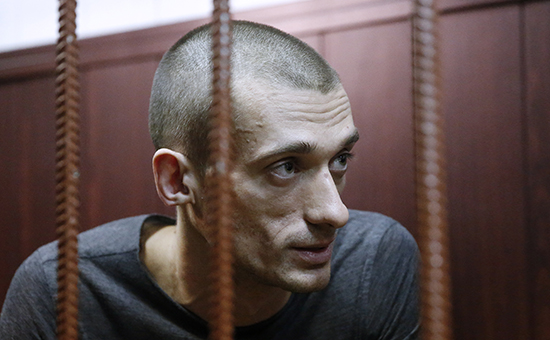 Рассмотрение ходатайства об аресте художника Петра Павленского, ноябрь 2015 г.


