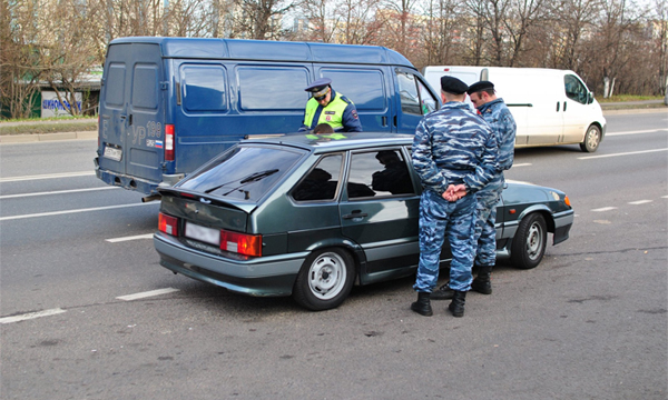 В Москве для поимки подозреваемого в убийствах водителей отключили светофоры