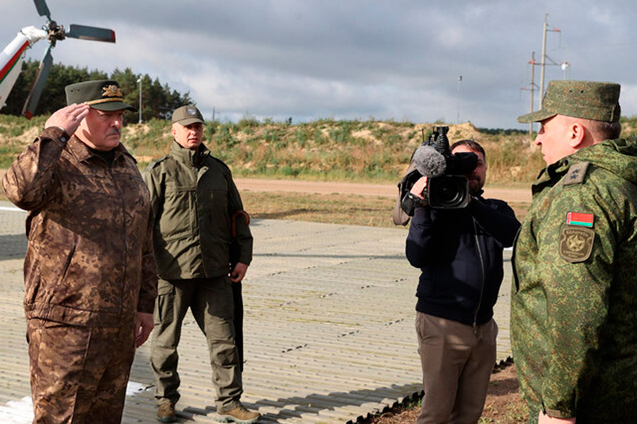 Александр Лукашенко во время рабочей поездки в Брестскую область