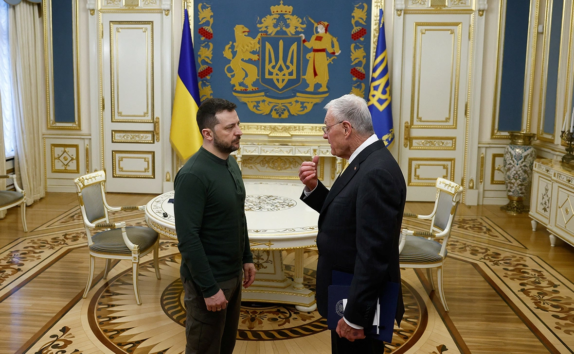 Thomas Peter / Reuters