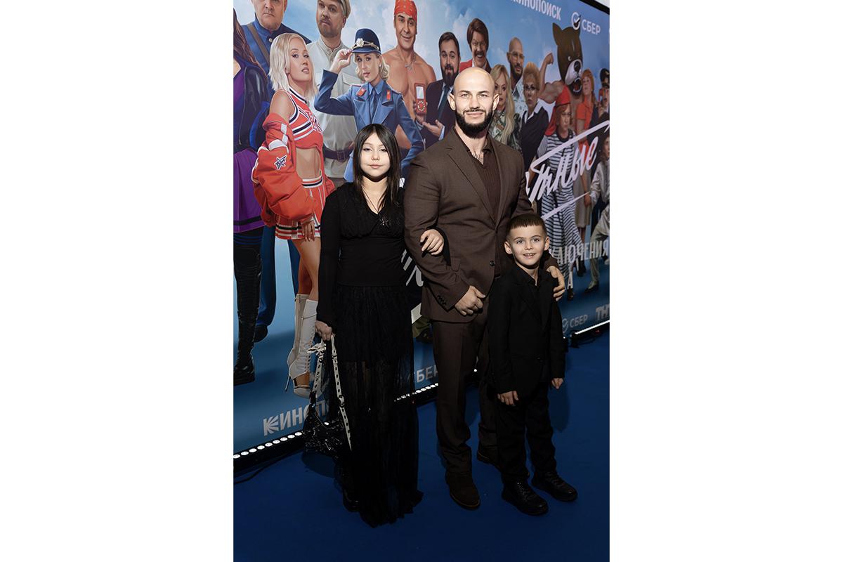 Джиган с детьми