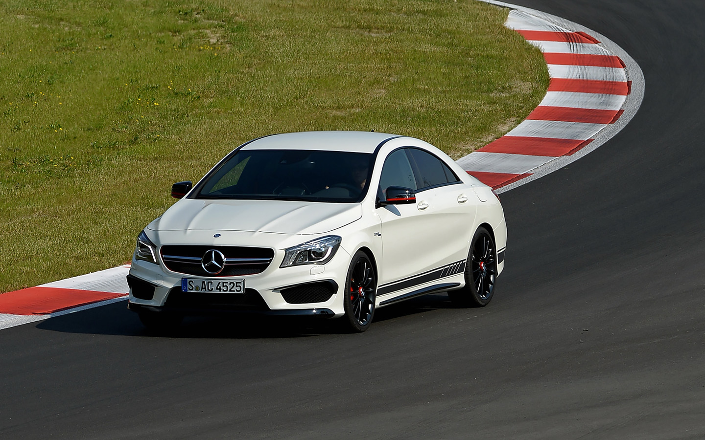 Mercedes-Benz CLA AMG 45