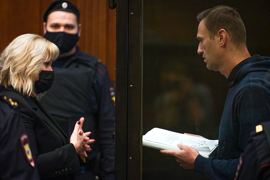 Заседание началось около 11:20. Один из адвокатов Навального&nbsp;&mdash; Ольга Михайлова