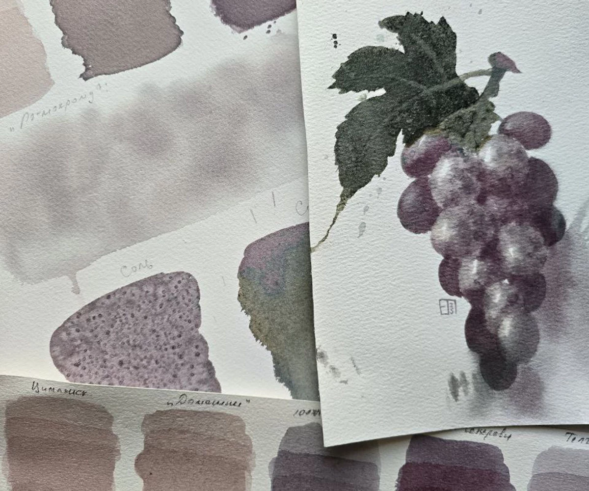 Как правило, картины пишут красным или розовым вином