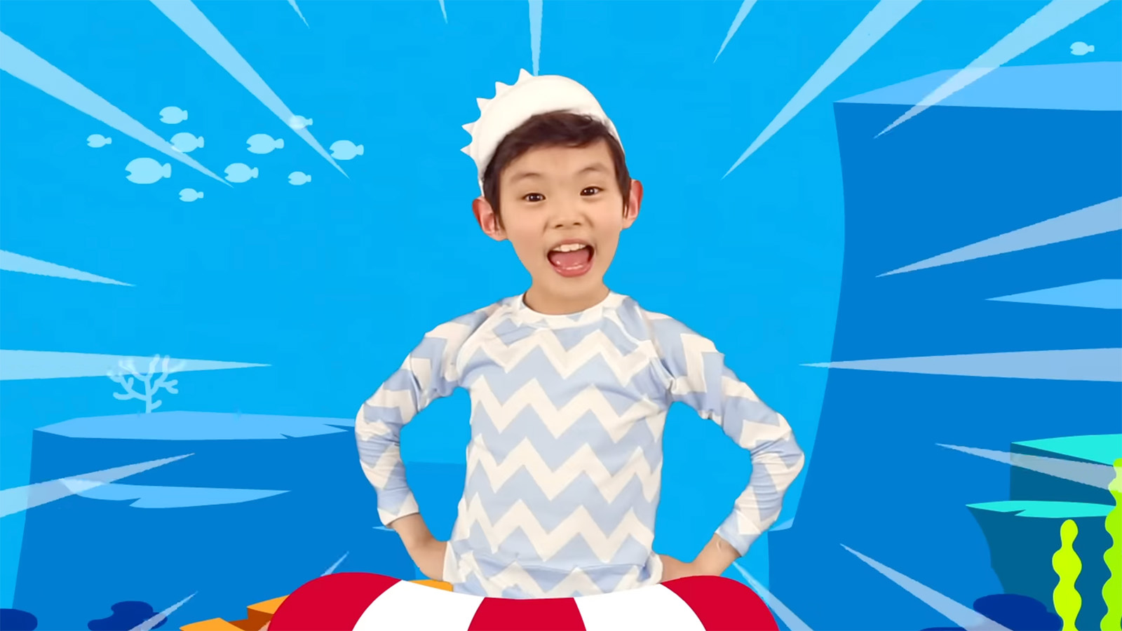 Пак Гон Рён в клипе Baby Shark Dance