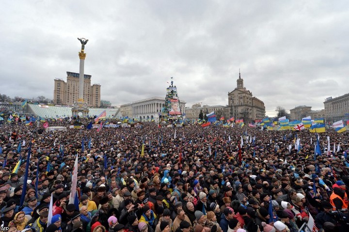 Участники "народного веча" заняли Майдан