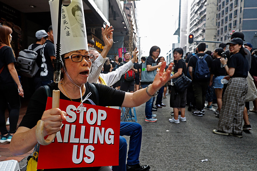 На фоне протестов власти Гонконга отложили рассмотрение законопроекта