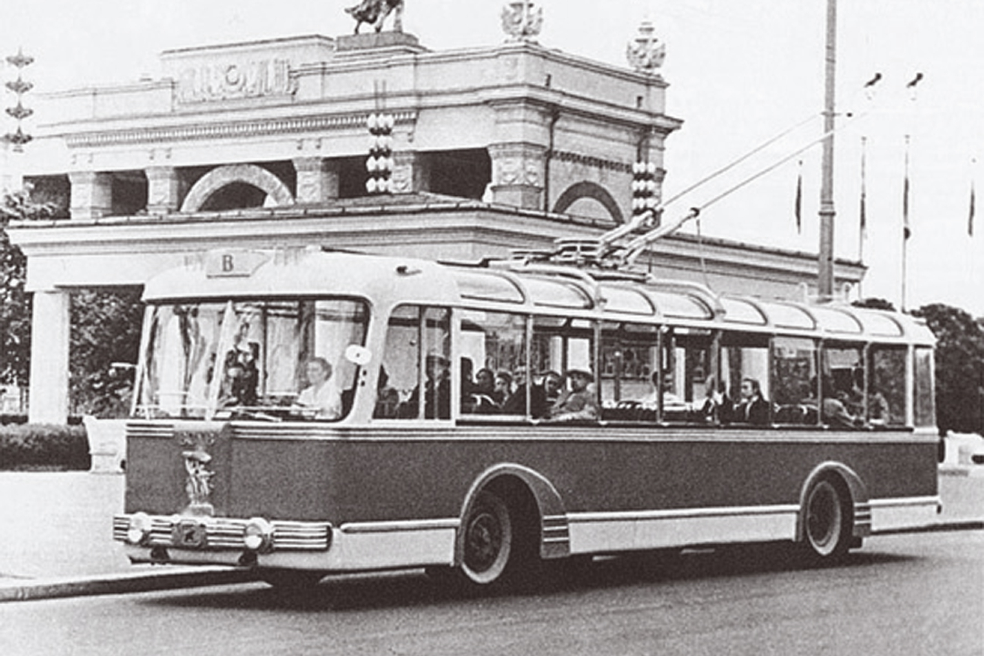 Троллейбус на ВДНХ, 1960-е