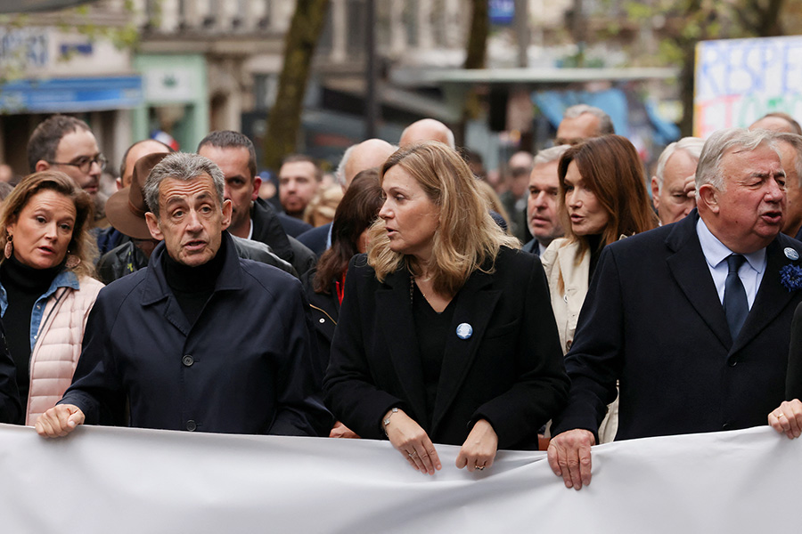 Бывший президент Франции Николя Саркози, председатель Национальной ассамблеи&nbsp;Яэль Браун-Пиве и председатель Сената Жерар Ларше