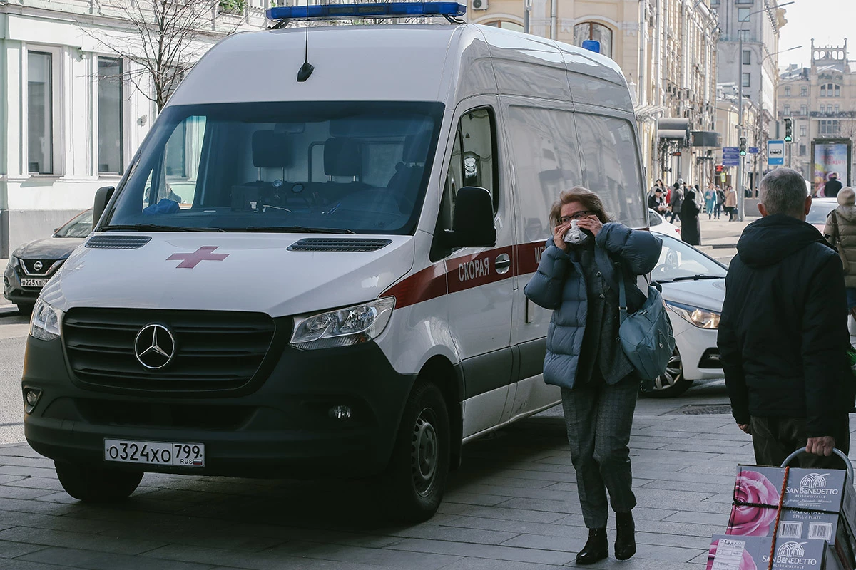 Москвичей призвали носить маски для защиты. Роспотребнадзор все объяснил |  РБК Life