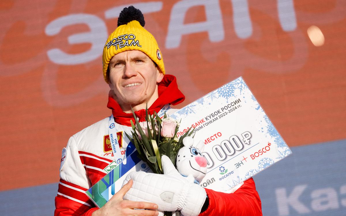 Большунов завоевал второе золото на Спартакиаде, выиграв 19-ю гонку кряду