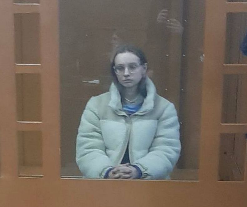 Елизавета Неуступова в зале суда