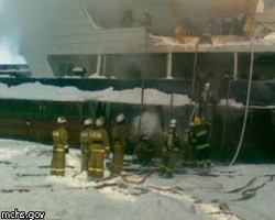 При пожаре сухогруза "Невский-18" никто не пострадал