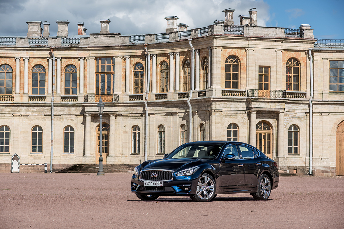 Прямой наследник. Тест-драйв Infiniti Q70 :: Autonews