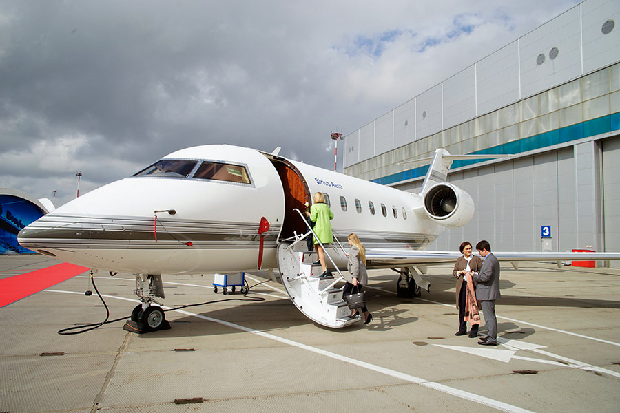 Производитель: Bombardier

Дальность полета:  6639 км

Скорость: 850 км/ч

Максимальное число пассажиров: 9-12

Цена: около $19 млн
