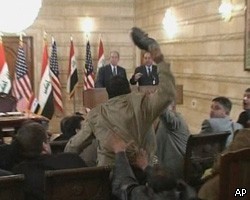 Иракский "метатель ботинок" приговорен к 3 годам тюрьмы