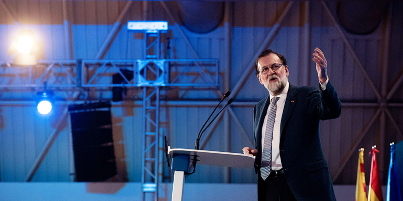 Премьер Испании ответил на предложение Пучдемона о встрече после выборов