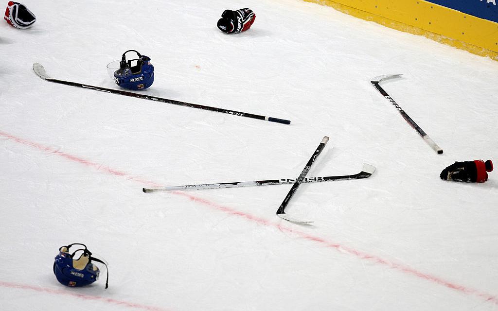 Пятерым хоккеистам запретили играть за сборную Канады из-за изнасилования