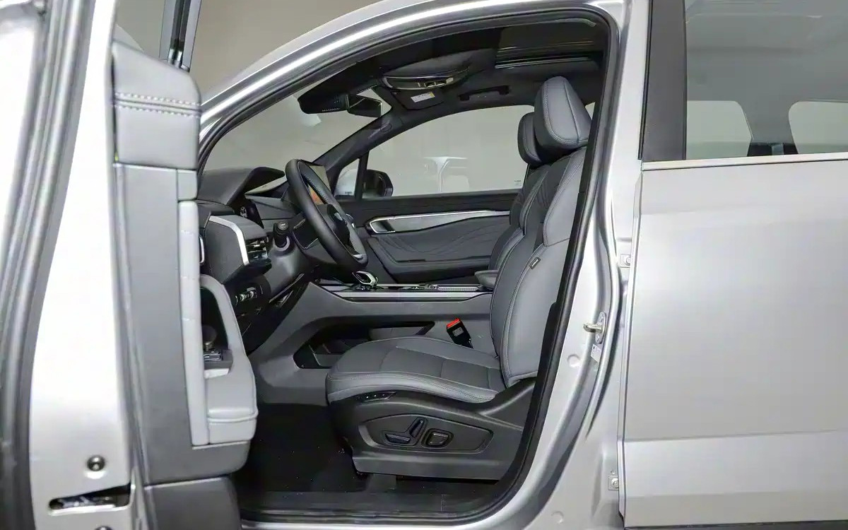 Geely Haoyue L (Geely Okavango)