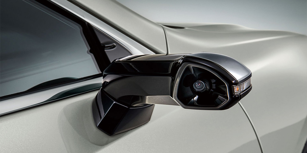 Lexus впервые начал продавать автомобили с камерами вместо зеркал