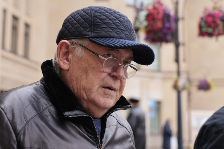 Актер Юрий Стоянов, который снимался в нескольких работах Кеосаяна (&laquo;Крымский мост. Сделано с любовью!&raquo;, &laquo;Море. Горы. Керамзит&raquo;), пришел проститься с режиссером.