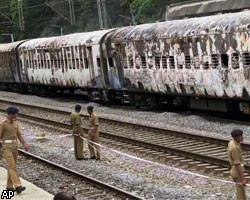 ЧП на железной дороге в Индии: 32 человека сгорели заживо