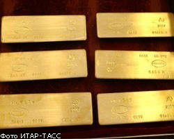 Золото на COMEX впервые за 7 месяцев превысило 975 долл./унция