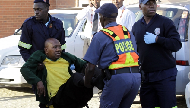 20 человек пострадали в давке на футбольном матче в ЮАР