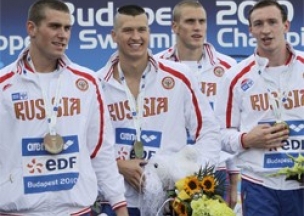 Российские пловцы выиграли эстафету на ЧЕ
