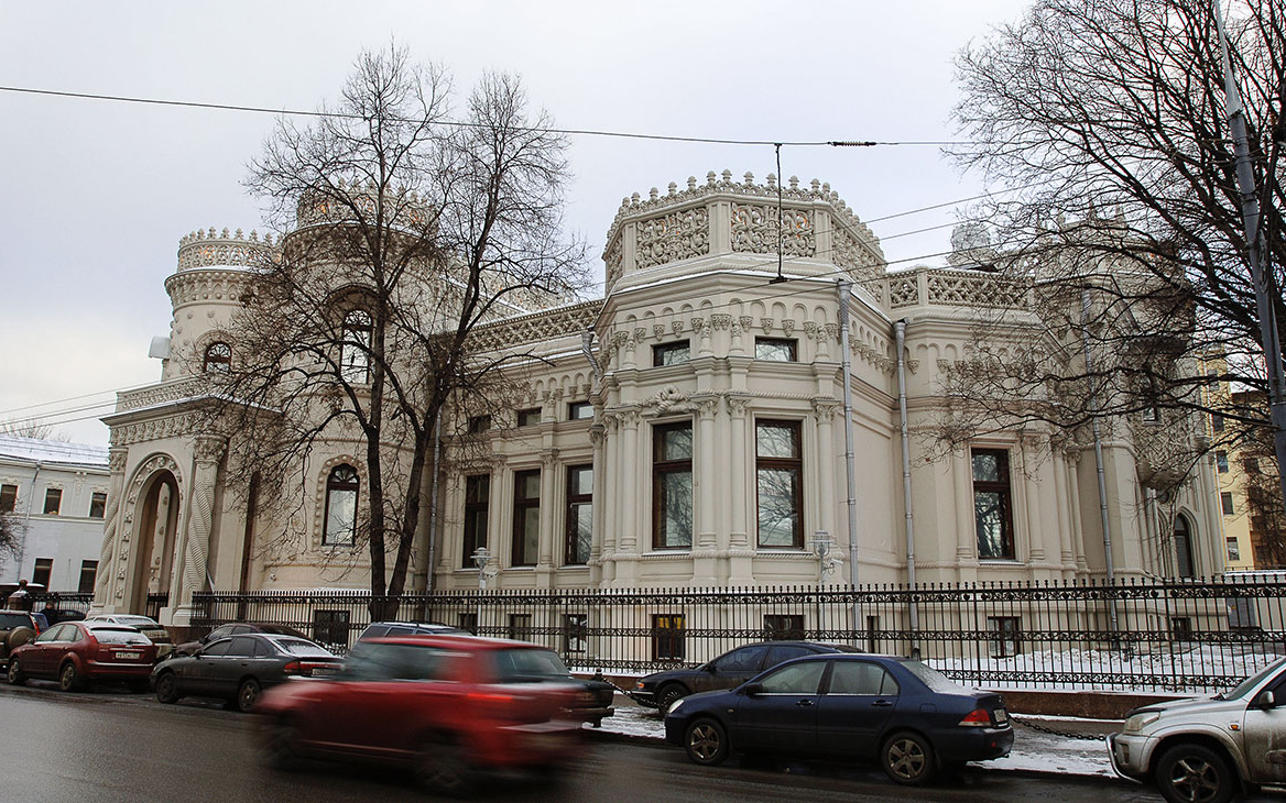 Дмитрию Медведеву нашли офис в «доме с ракушками» в районе Арбата